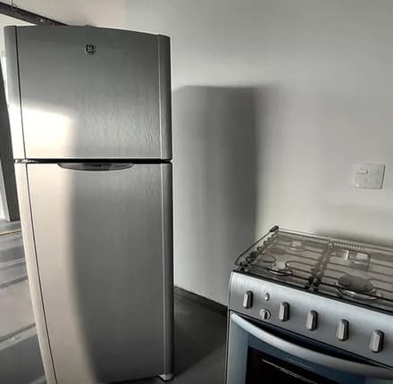 Envelopamento de Geladeira Com Adesivo Inox Fosco